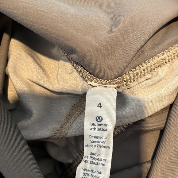 Lululemon parachute pants - Picture 3 of 3